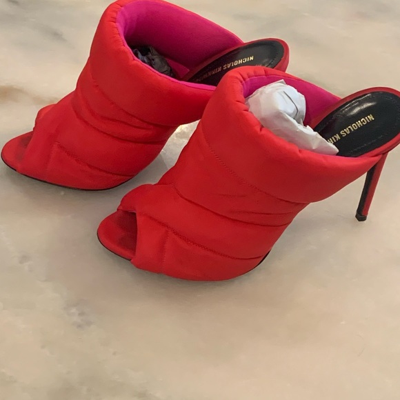 NICHOLAS KIRKWOOD
Puffer Mule in Red - Picture 9 of 11